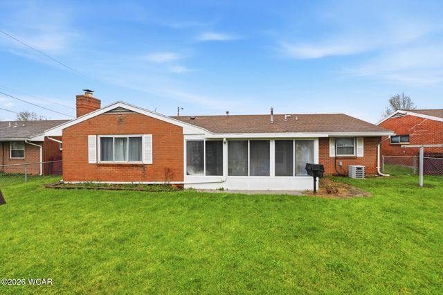 613 Meadowbrook Drive, Lima, OH 45801