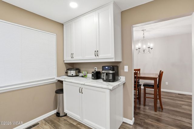 613 Meadowbrook Drive, Lima, OH 45801