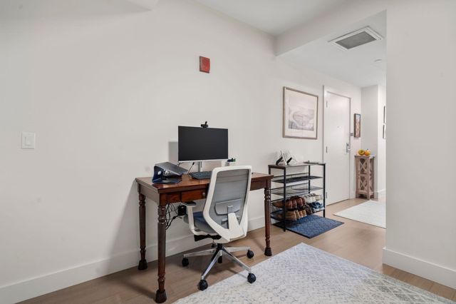 121 Portland St 603, Boston, MA 02114