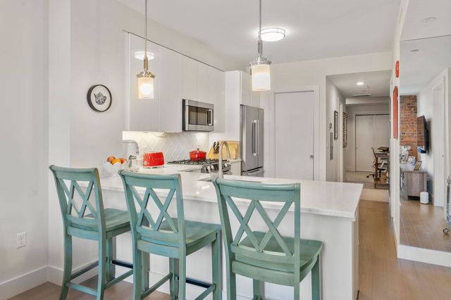 121 Portland St 603, Boston, MA 02114