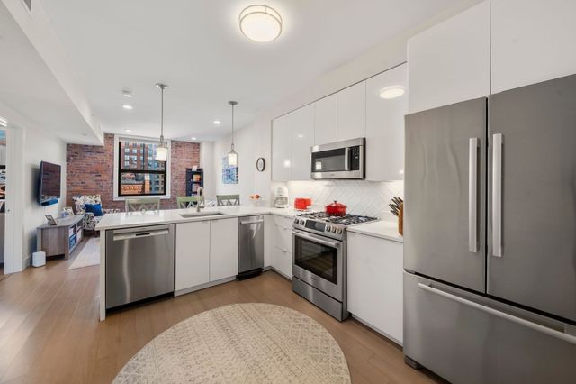 121 Portland St 603, Boston, MA 02114