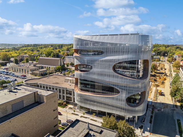 5443 Queens Dr NW, Rochester, MN 55901