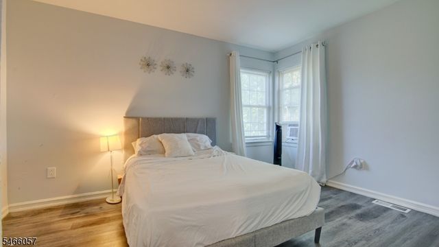 10 Starlight Ct, New Brunswick City, NJ 08901