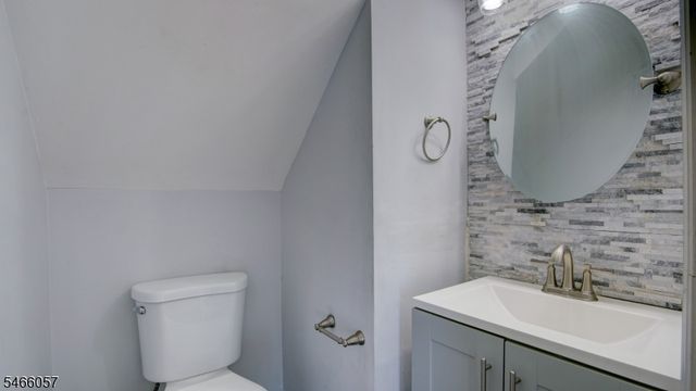 10 Starlight Ct, New Brunswick City, NJ 08901