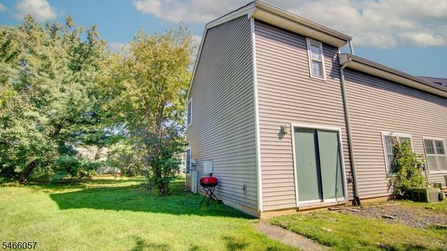 10 Starlight Ct, New Brunswick City, NJ 08901