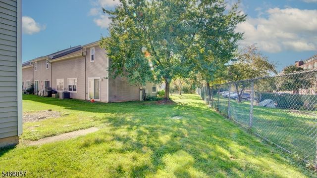 10 Starlight Ct, New Brunswick City, NJ 08901