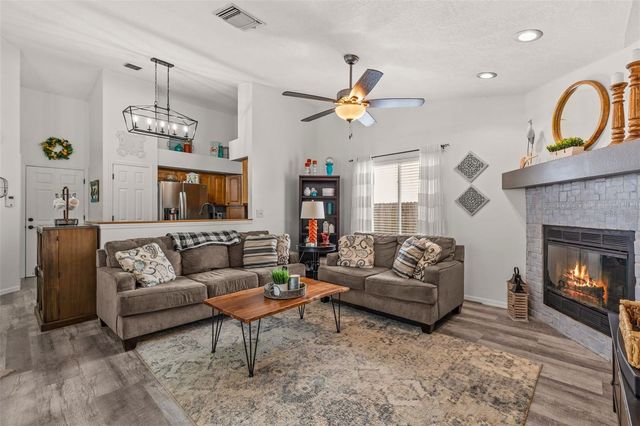 1090 ROLLING OAKS AVENUE, Tarpon Springs, FL 34689