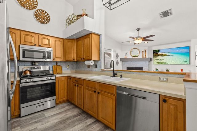 1090 ROLLING OAKS AVENUE, Tarpon Springs, FL 34689