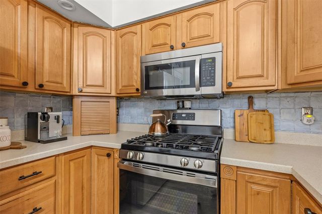 1090 ROLLING OAKS AVENUE, Tarpon Springs, FL 34689