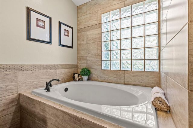 1090 ROLLING OAKS AVENUE, Tarpon Springs, FL 34689