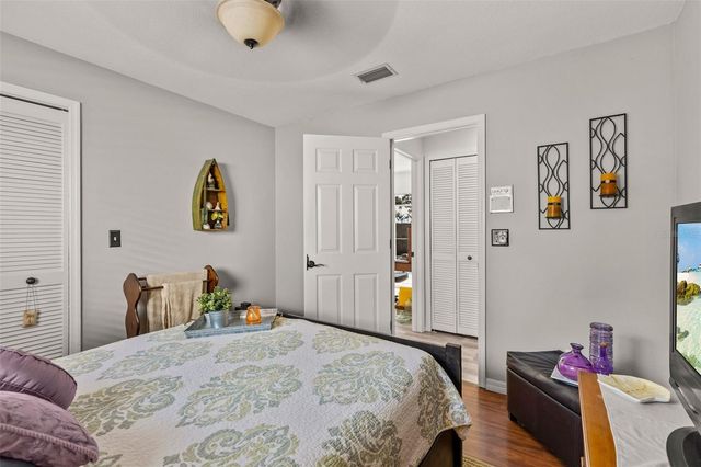 1090 ROLLING OAKS AVENUE, Tarpon Springs, FL 34689