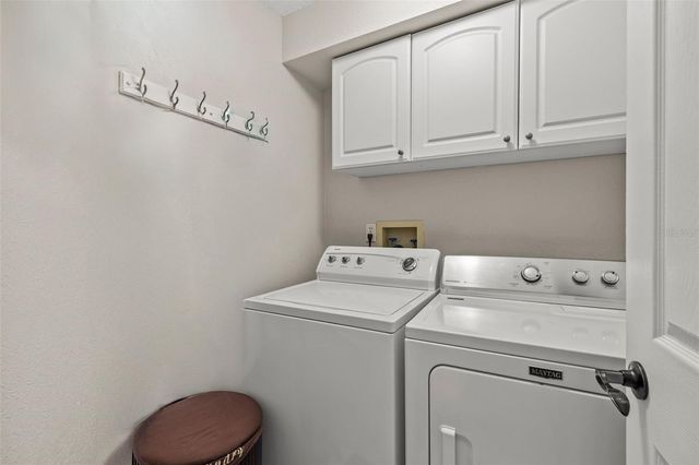 1090 ROLLING OAKS AVENUE, Tarpon Springs, FL 34689