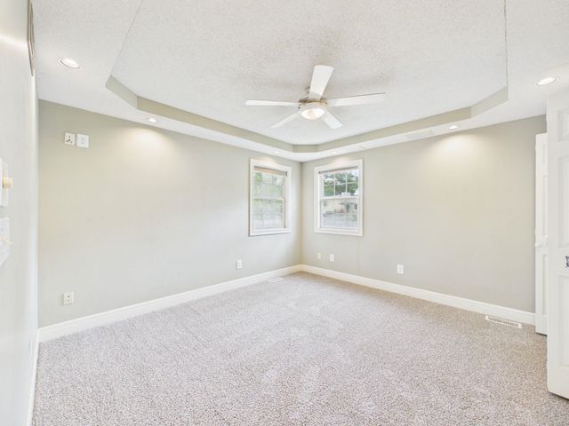 6560 N Tarrytown St, Park City, KS 67219