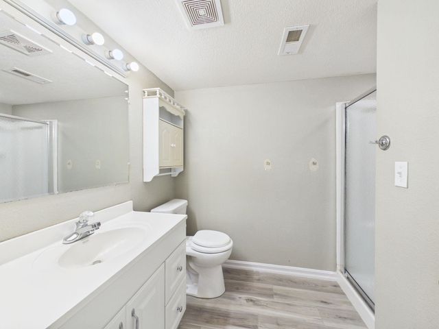 6560 N Tarrytown St, Park City, KS 67219