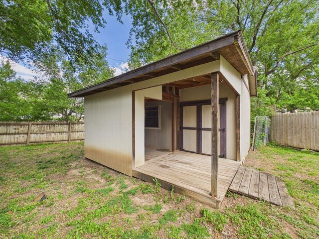 6560 N Tarrytown St, Park City, KS 67219