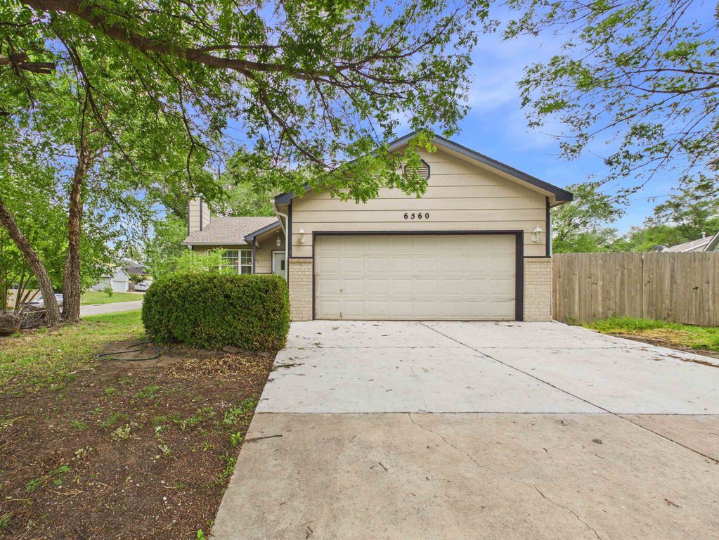 6560 N Tarrytown St, Park City, KS 67219