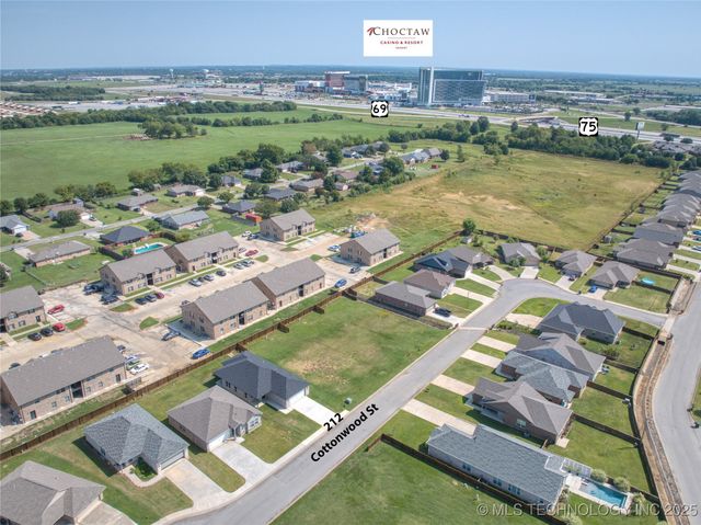 212 Cottonwood Street, Calera, OK 74730