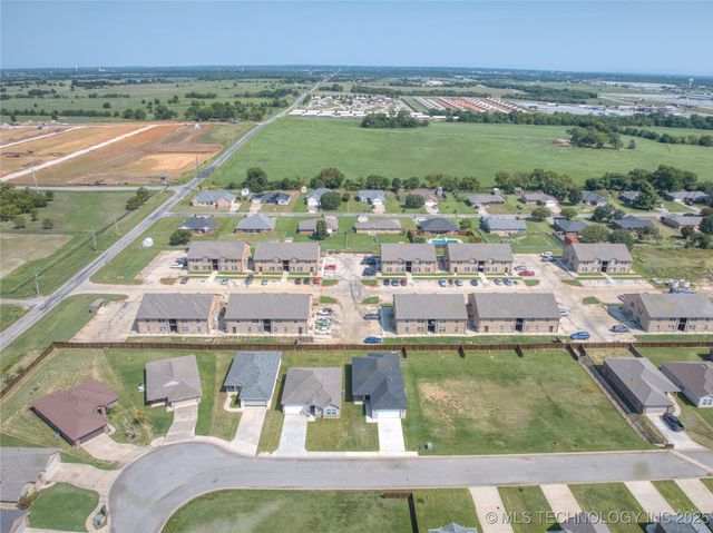 212 Cottonwood Street, Calera, OK 74730