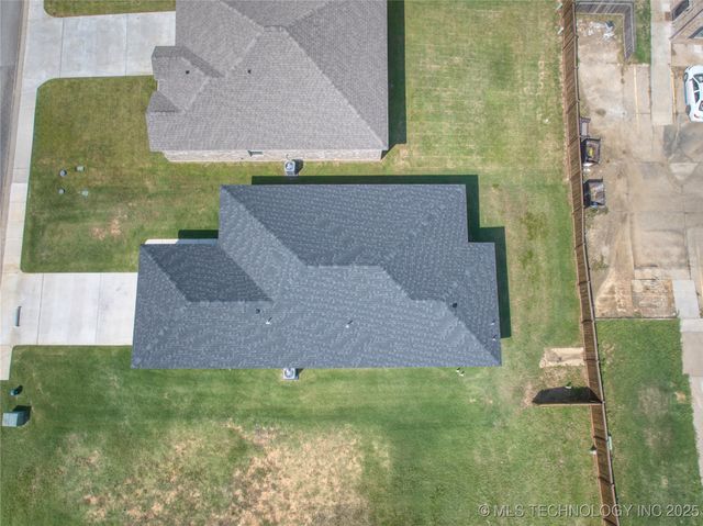 212 Cottonwood Street, Calera, OK 74730