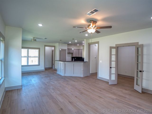 212 Cottonwood Street, Calera, OK 74730