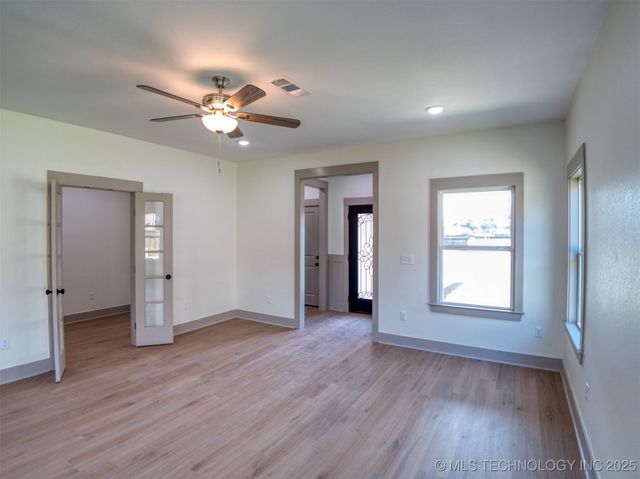 212 Cottonwood Street, Calera, OK 74730