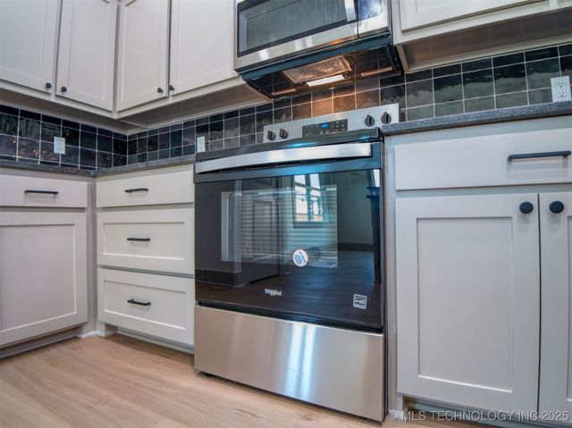 212 Cottonwood Street, Calera, OK 74730