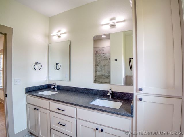 212 Cottonwood Street, Calera, OK 74730