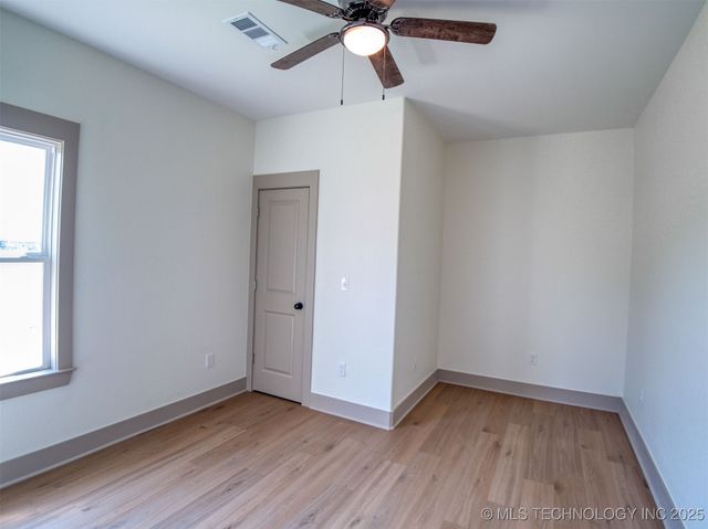 212 Cottonwood Street, Calera, OK 74730