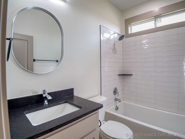 212 Cottonwood Street, Calera, OK 74730