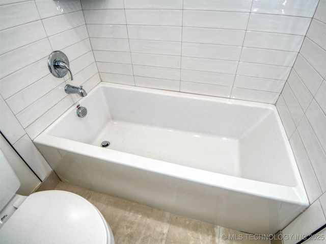 212 Cottonwood Street, Calera, OK 74730