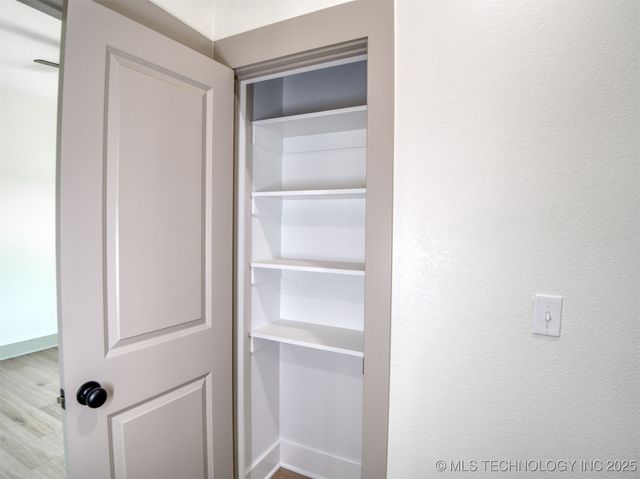 212 Cottonwood Street, Calera, OK 74730