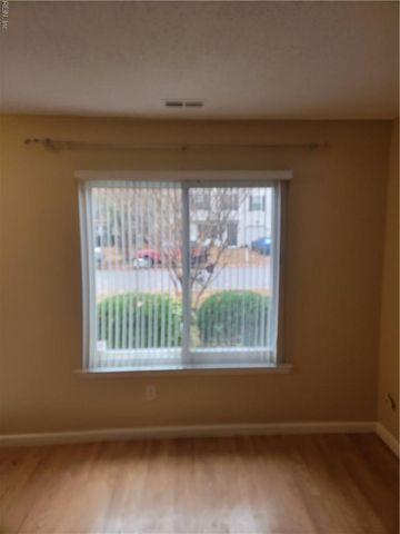 1125 Snowbird LN, Virginia Beach, VA 23454