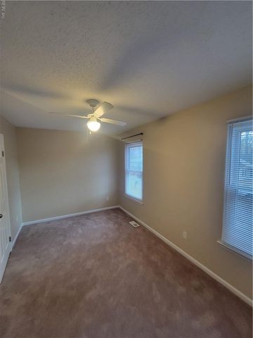 1125 Snowbird LN, Virginia Beach, VA 23454