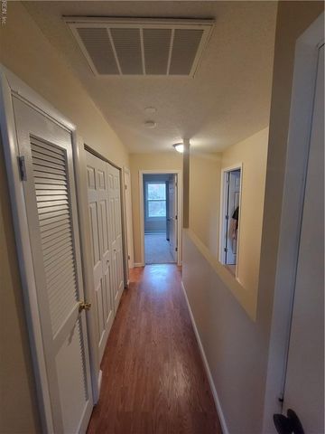 1125 Snowbird LN, Virginia Beach, VA 23454