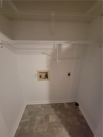 1125 Snowbird LN, Virginia Beach, VA 23454