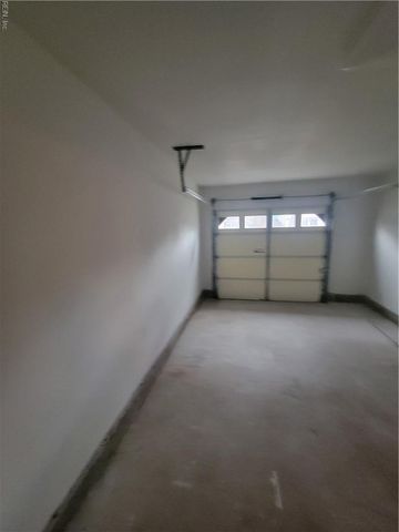 1125 Snowbird LN, Virginia Beach, VA 23454