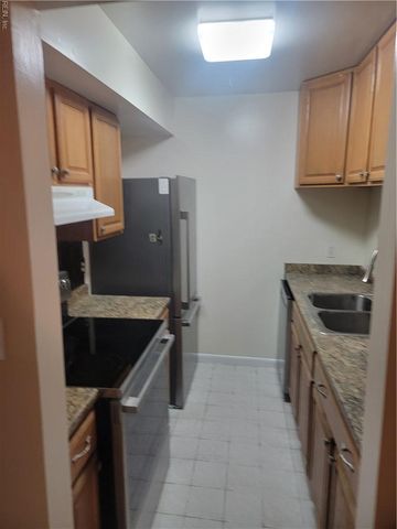 1125 Snowbird LN, Virginia Beach, VA 23454