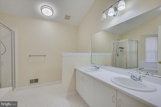 401 PHEASANT RUN, Monmouth Junction, NJ 08852