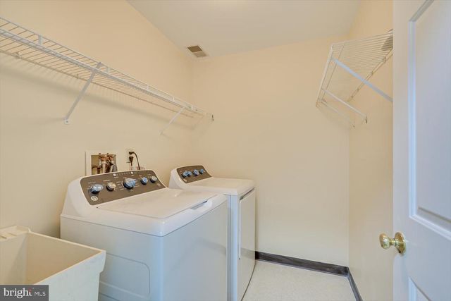 401 PHEASANT RUN, Monmouth Junction, NJ 08852