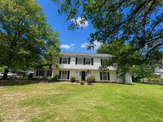 5202 Runnymede Road, Jackson, MS 39211