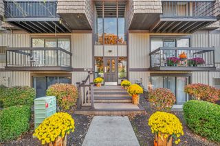 9710 Cove Drive 23G, North Royalton, OH 44133