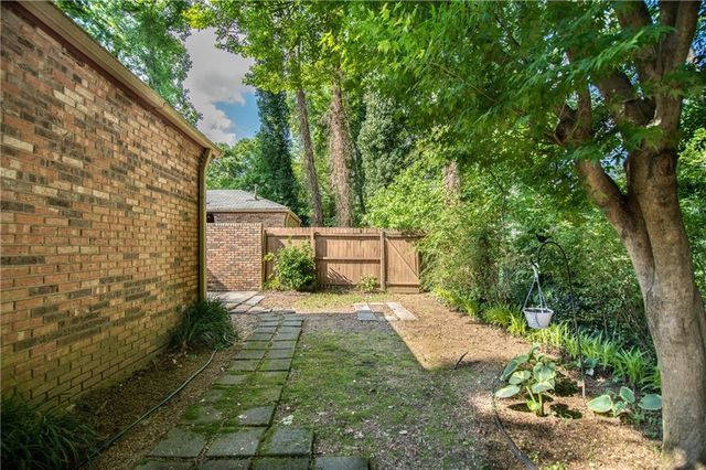 3761 Ashford Dunwoody NE Road 6, Brookhaven, GA 30319