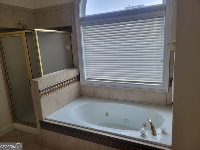 1086 Rowanshyre Circle, Mcdonough, GA 30253