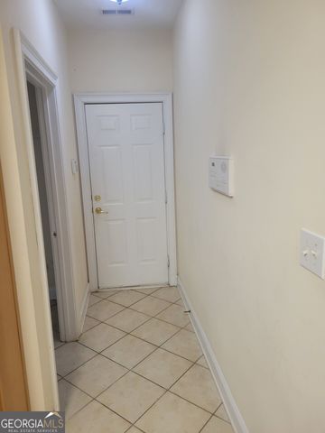 1086 Rowanshyre Circle, Mcdonough, GA 30253