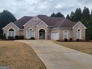 1086 Rowanshyre Circle, Mcdonough, GA 30253