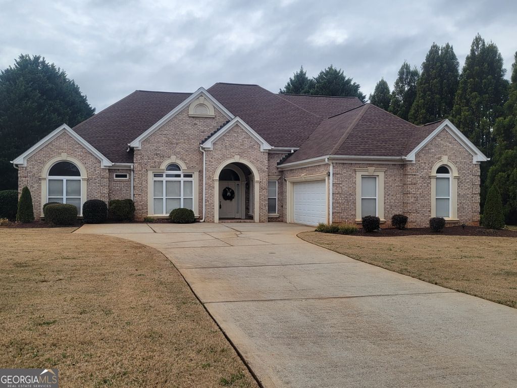 1086 Rowanshyre Circle, Mcdonough, GA 30253