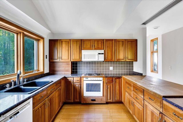 79 Cole Lane, Brunswick, NY 12180