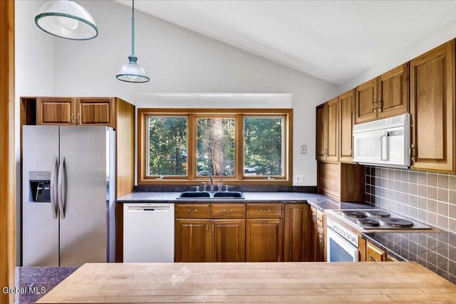 79 Cole Lane, Brunswick, NY 12180