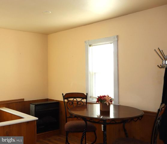 16 E SECOND AVE, Ridgeley, WV 26753