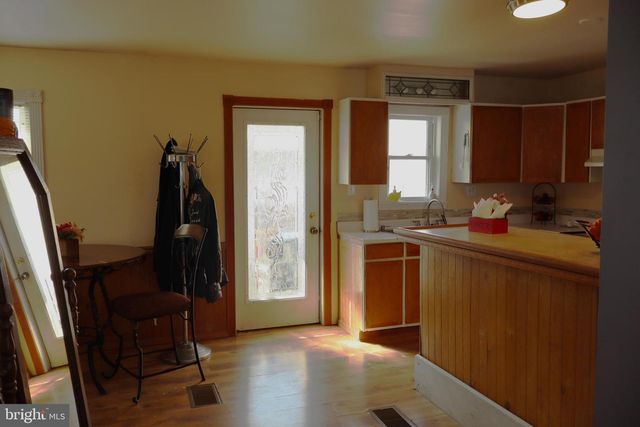 16 E SECOND AVE, Ridgeley, WV 26753